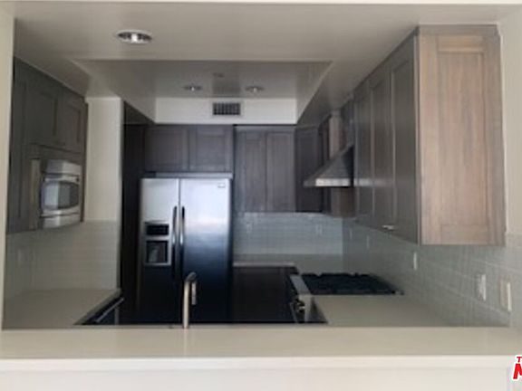 4th image of 900 S Westgate Ave #Penthouse 3