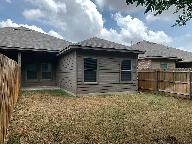 1205 Old FM 306 — Photo 21