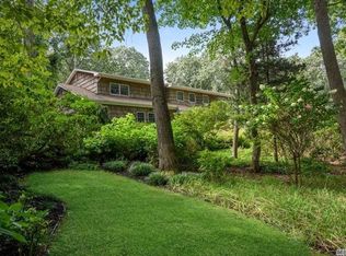18 Truxton Ln, Northport, NY 11768