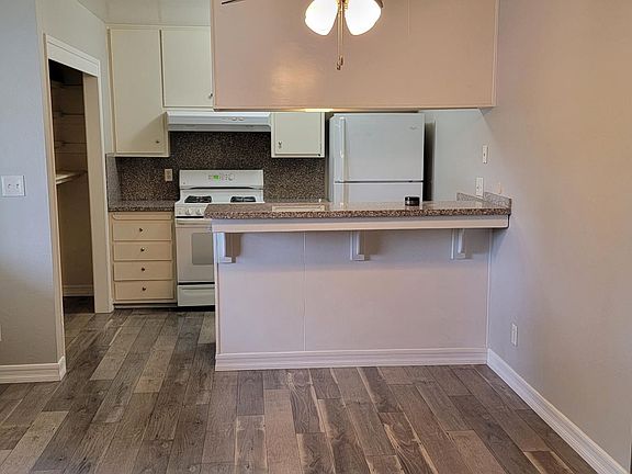 2nd image of 3531 Town Ct APT 1