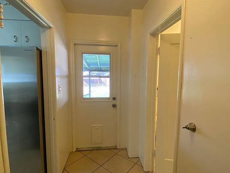 801 S Sowell St — Photo 9
