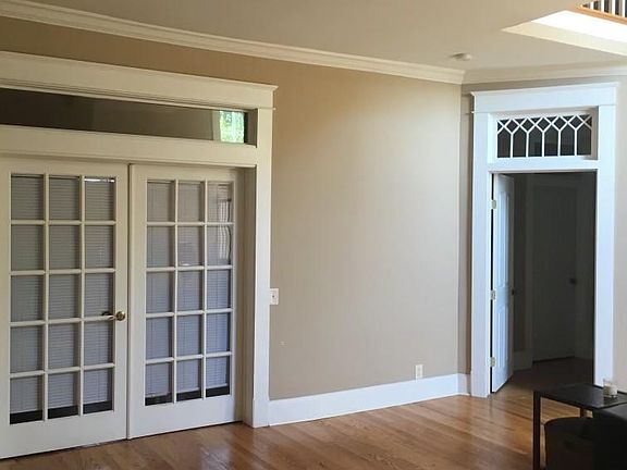 4th image of 327 Elberta St