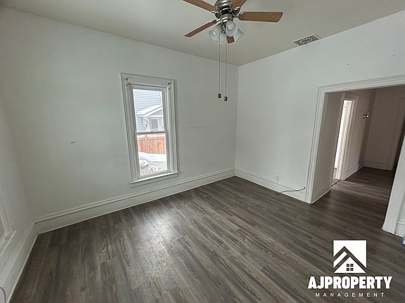 3rd image of 421 S Prairie Ave