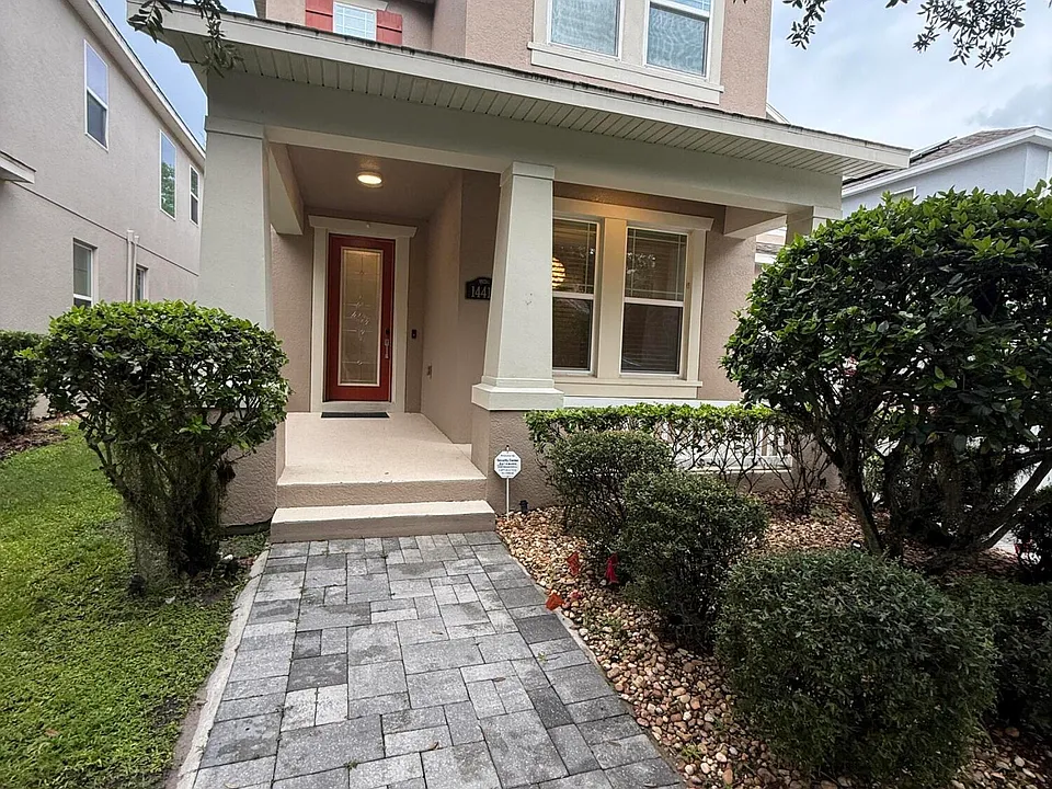 14418 Avenue Of The Rushes