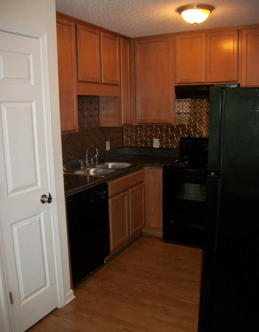 3 bed, 1500 sqft, $1,950 — Photo 1