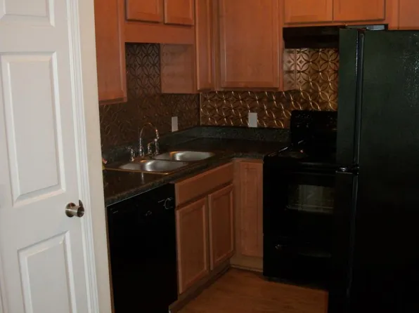 295 Winding River Dr, Sandy Springs, GA 30350