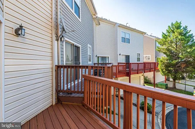 21800 Dragons Green Sq — Photo 23