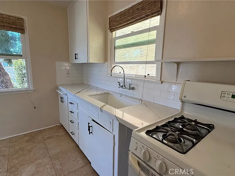 612.5 Narcissus Ave — Photo 9