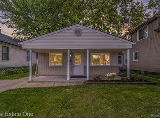 1036 E Harry Ave, Hazel Park, MI