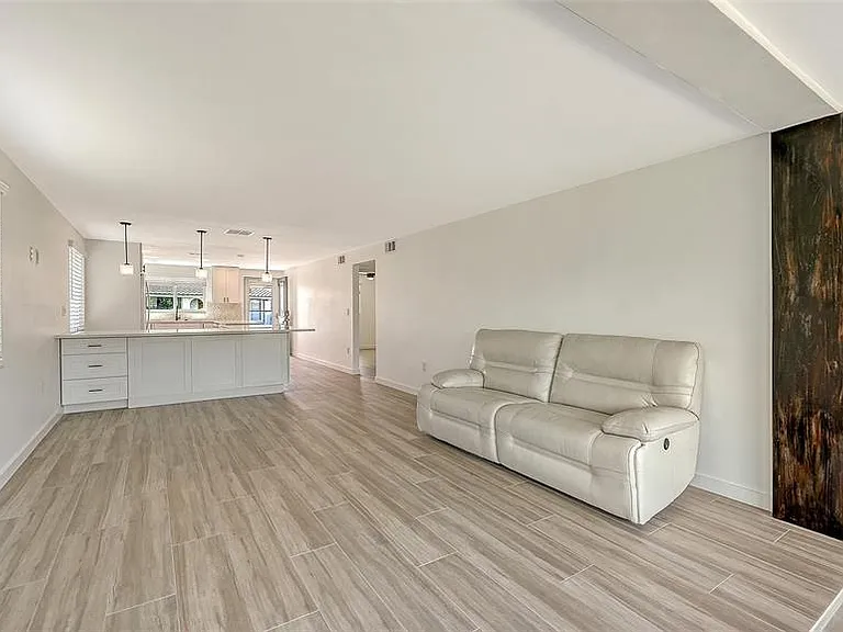 909 Spanish Dr N — Photo 14