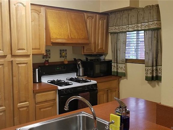 3rd image of 3939 Wilder Ave