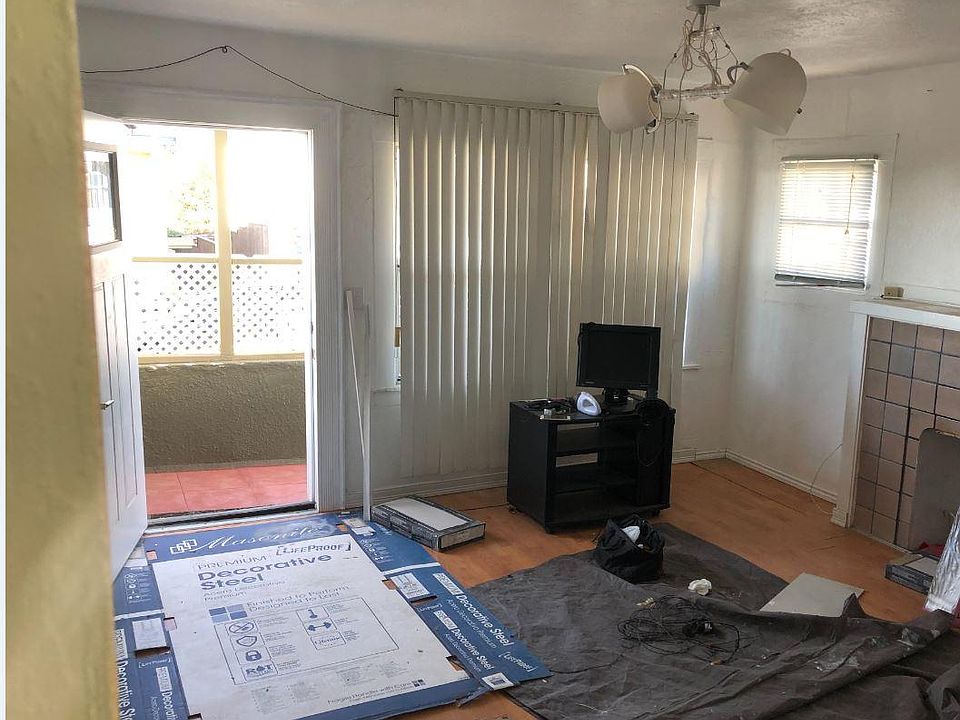 2nd image of 2450 Renwick St