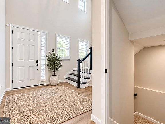 5th image of 5701 Charlies Way