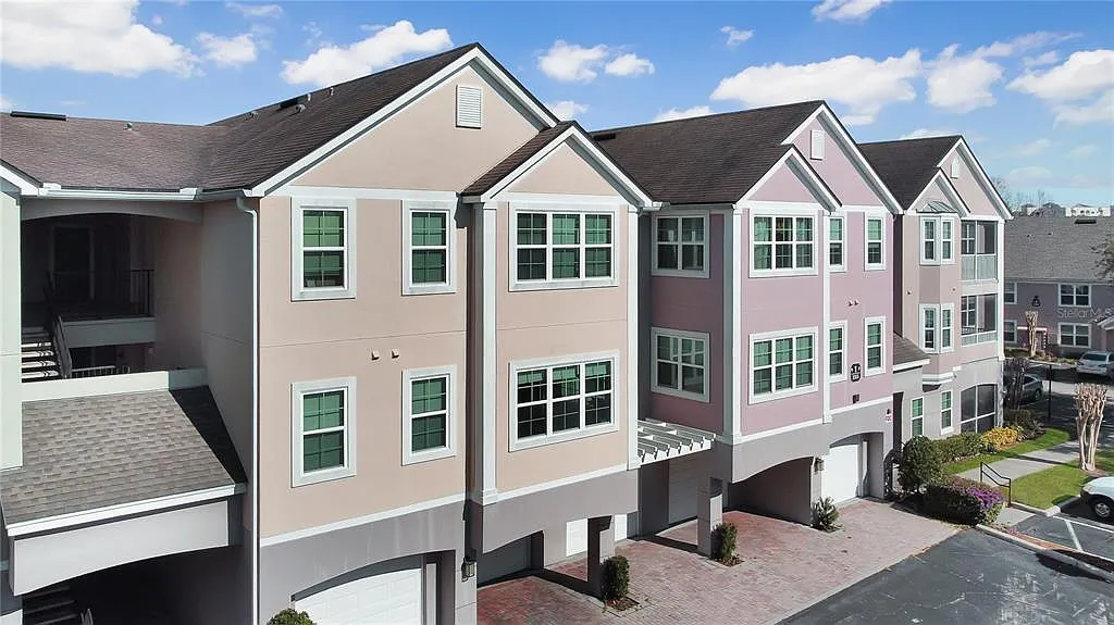 3 bed, 2.0 bath, 1260 sqft, $1,765 — Photo 1