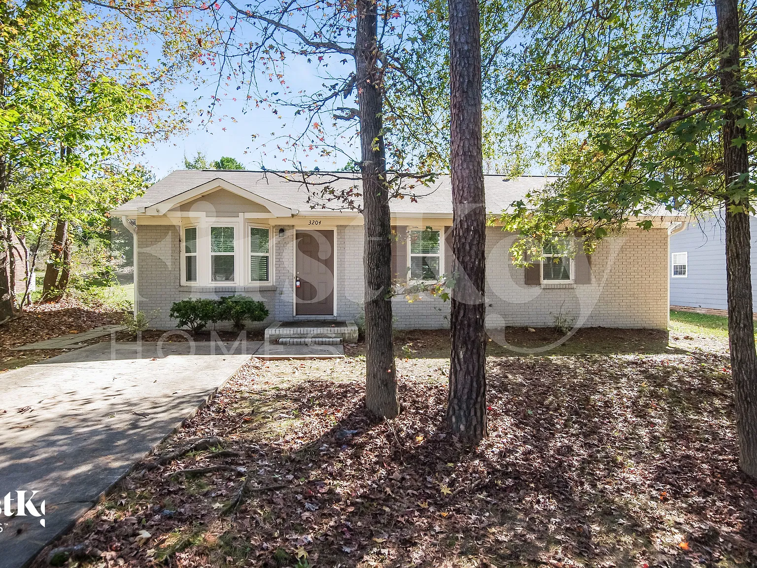 3 bed, 2.0 bath, 1352 sqft, $1,855 — Photo 1