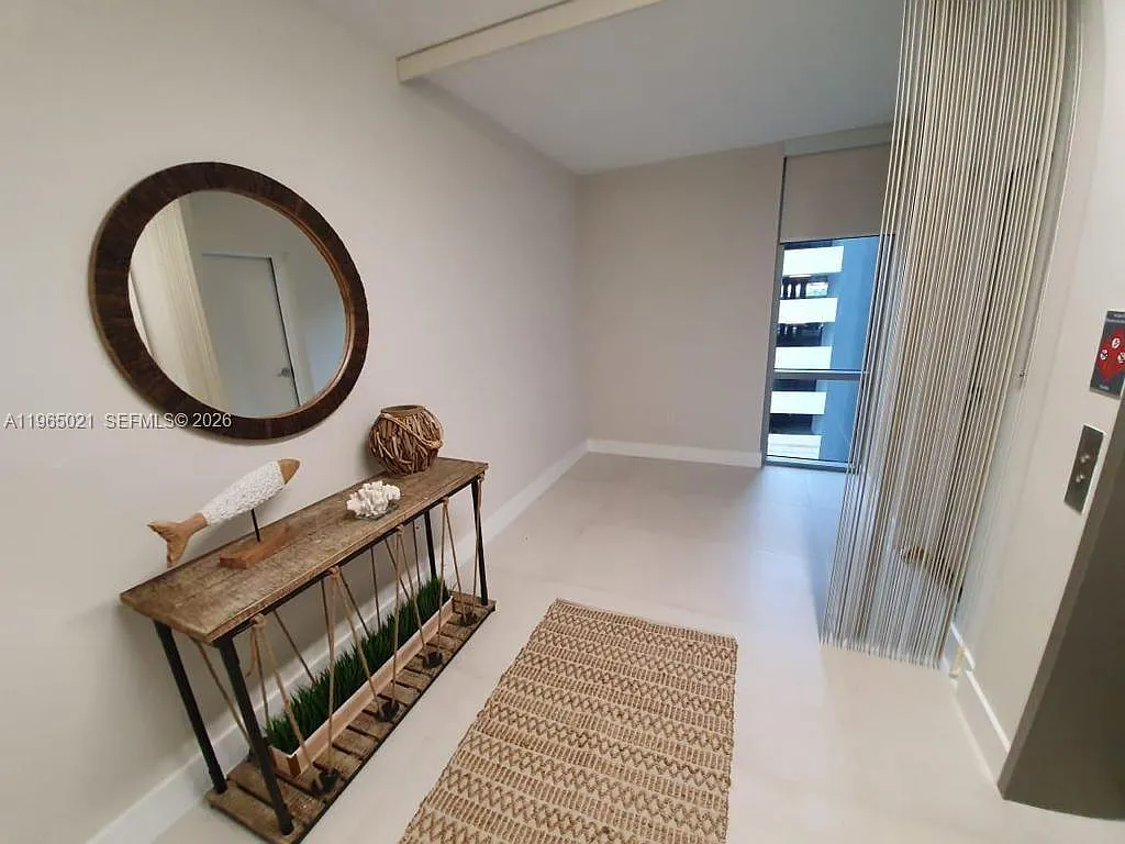 The Harbour North Condo — Photo 3