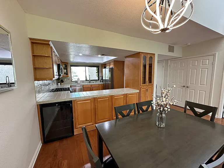 166 Wimbledon Ct — Photo 47