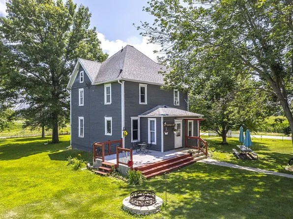 4586 560th St SE, Iowa City, IA 52240