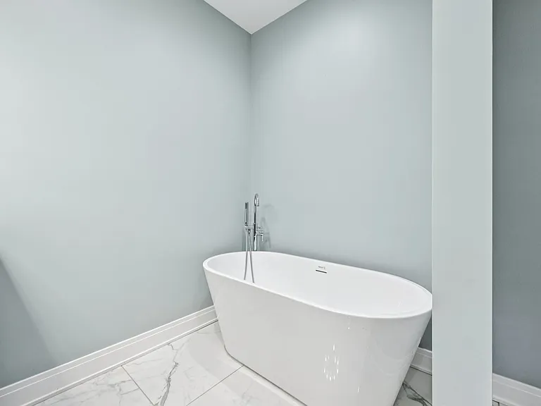 6547 S Langley Ave — Photo 11