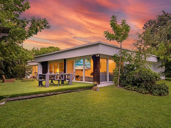 3rd image of 4400 Queen Palm Lane