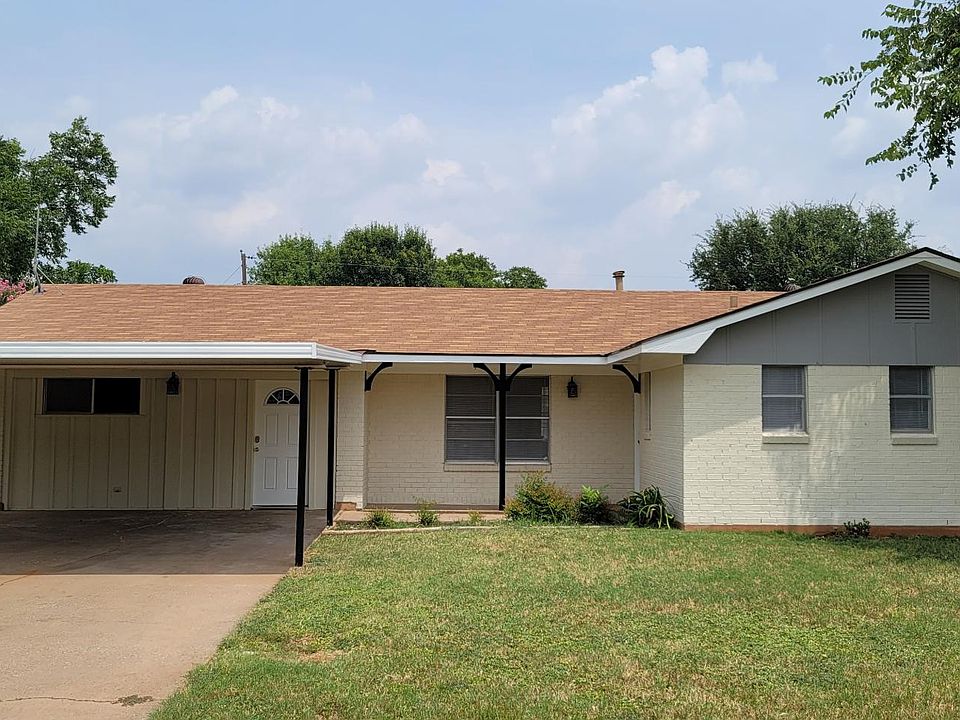 1st image of 712 W Rebecca Ave
