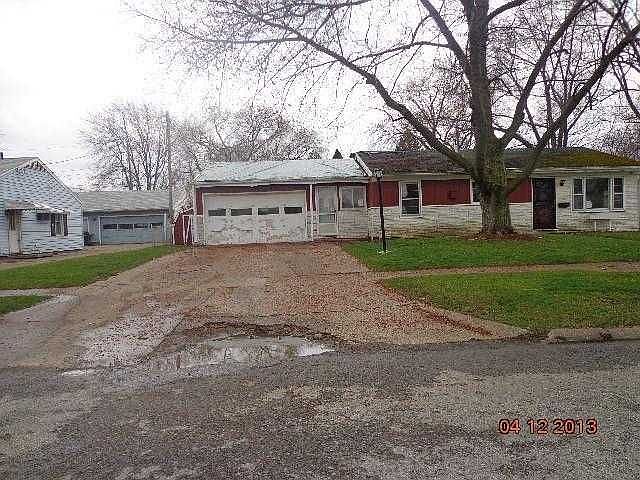 1st image of 1608 N Larchmont Dr