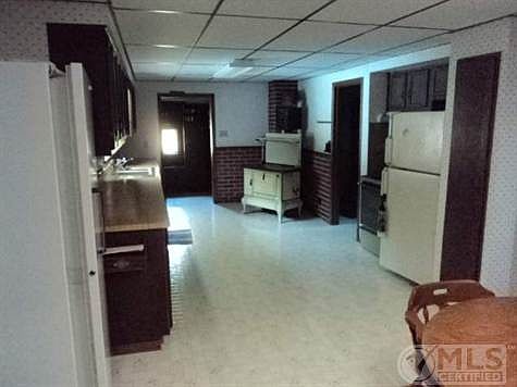 5th image of 904 Portage St