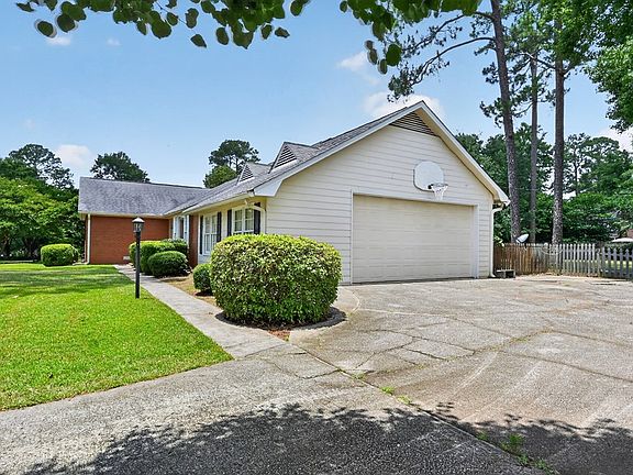3rd image of 2607 Kenilworth Dr