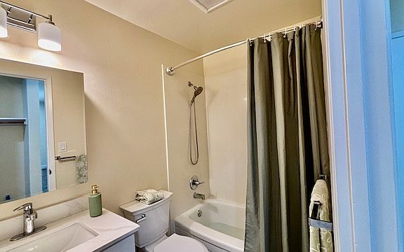 5th image of 1733 Lacassie Ave #7