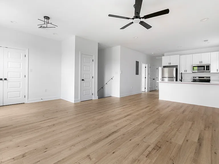3015 Burdette St #3015 — Photo 8