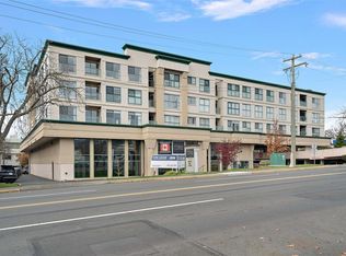 3460 Quadra St #209, Saanich, BC V8X 1G6