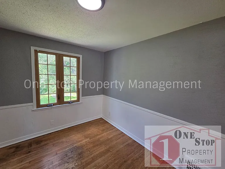 7037 Askew Ave — Photo 8