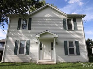 303 Roberts St, Groveland, IL 61535