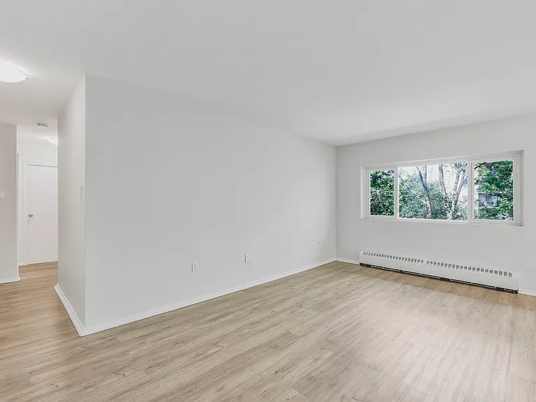 1426 Huron St — Photo 6