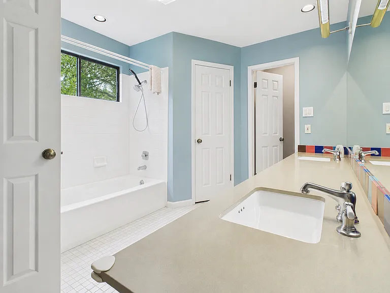 4409 Twisted Tree Dr — Photo 9