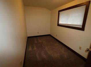 1422 Hamilton St, Manitowoc, WI 54220