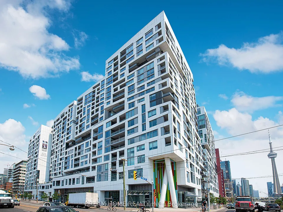 576 Front St W #601