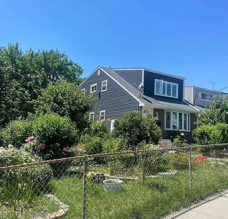 2nd image of 12914 142nd St