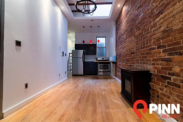 Rented by Pinn Realty | media 2