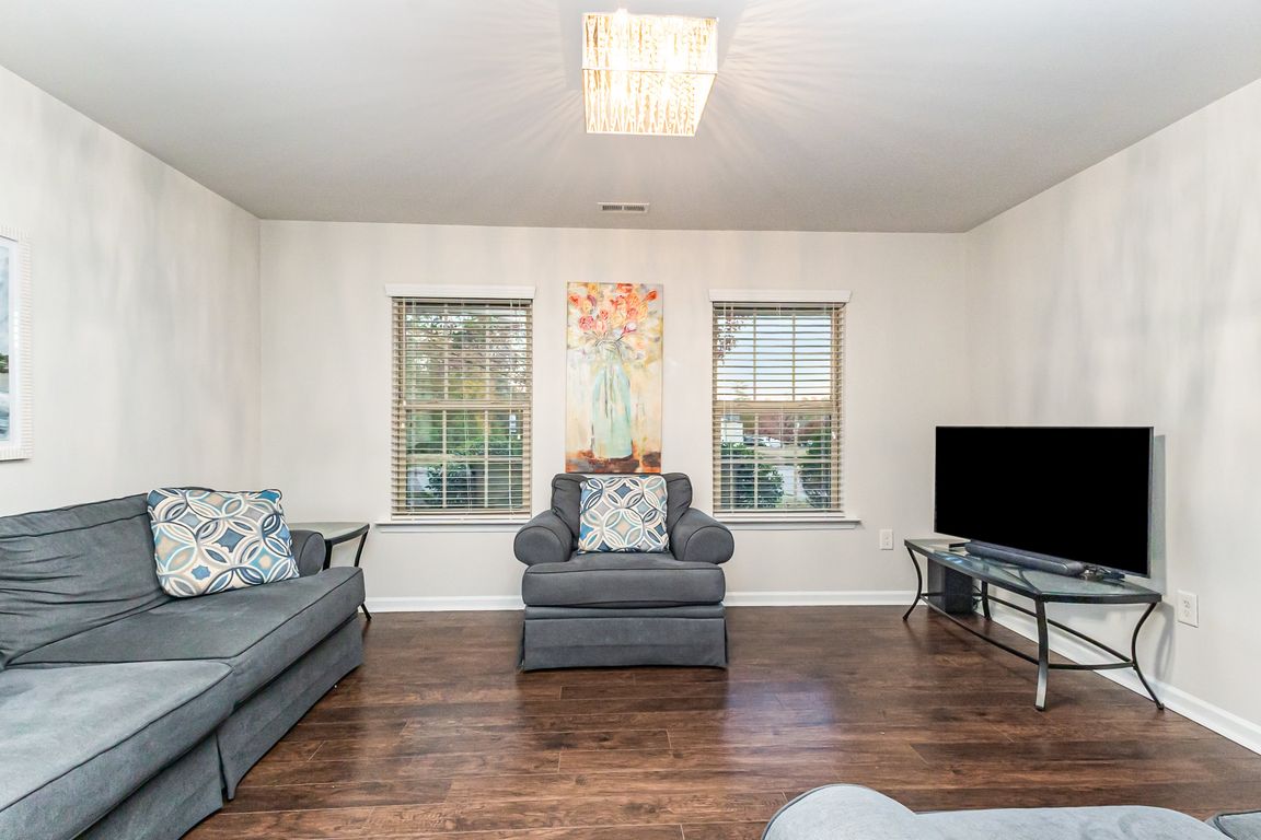 next background image