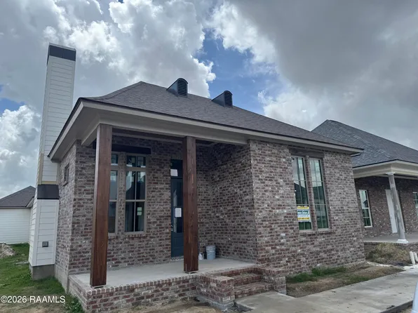 105 Hedgemoore Ct, Youngsville, LA 70592