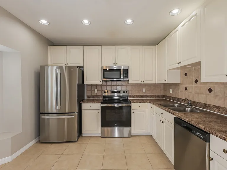 17236 Poppy Fields Ln — Photo 6