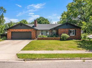 2824 W Winterberry Ln, Peoria, IL 61604