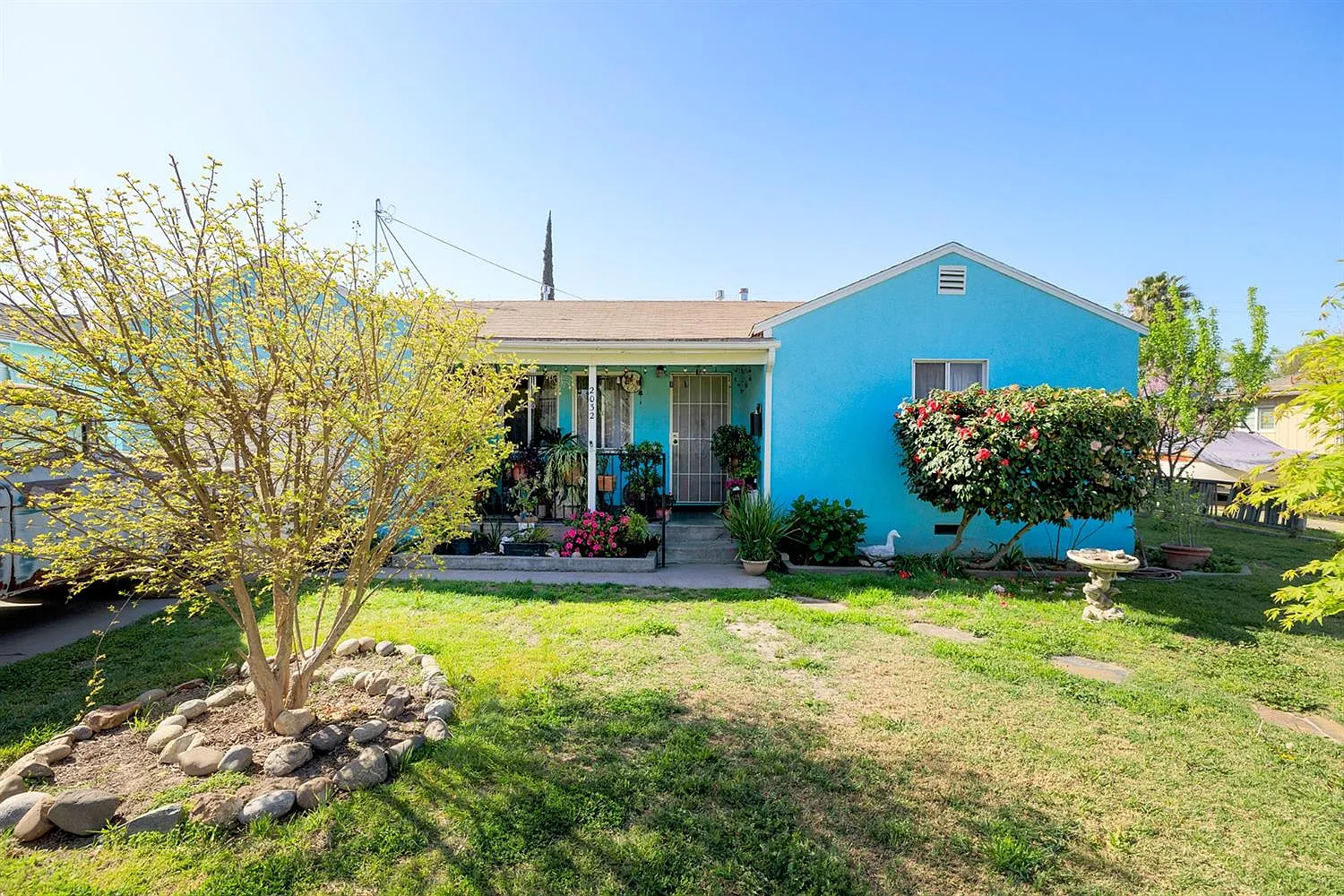 2032 Dora St photo 1
