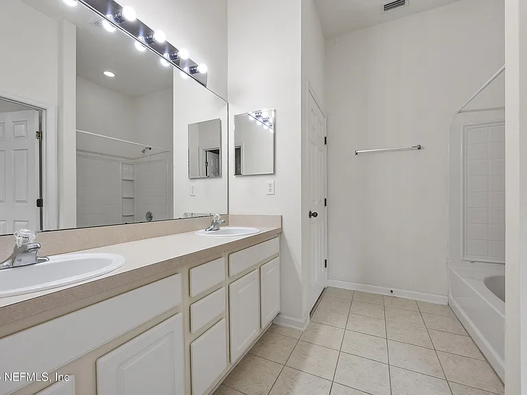 5973 Pavilion Dr — Photo 15