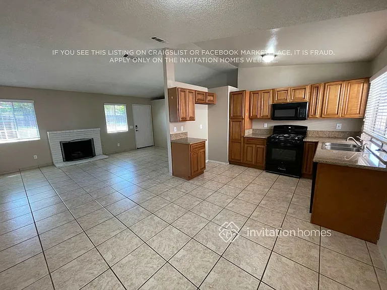 27376 Rustic Ln — Photo 4