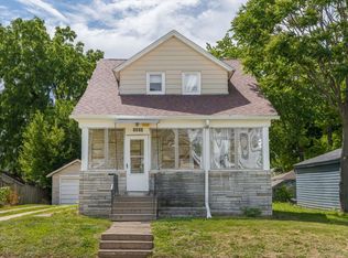 1410 36th St, Rock Island, IL 61201