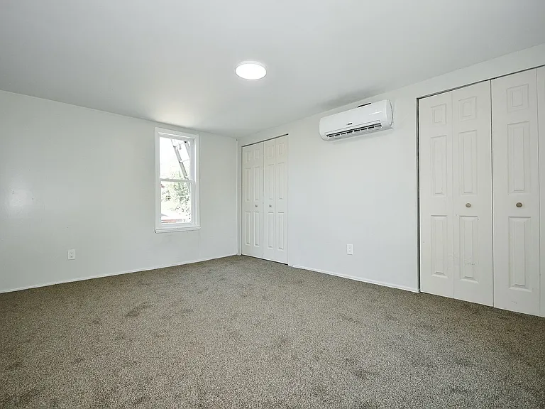 1103 Crosby St #2 — Photo 17