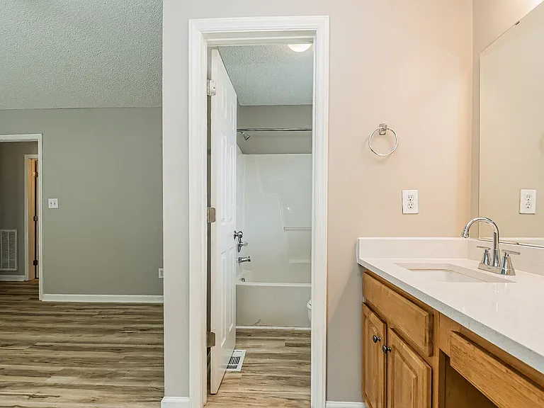 1012 S Willhaven Dr — Photo 11