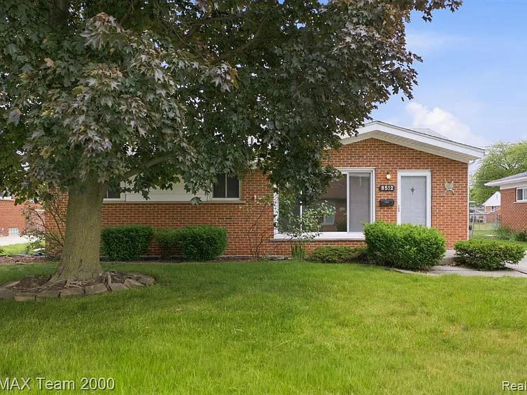 8512 Norborne Ave — Photo 4